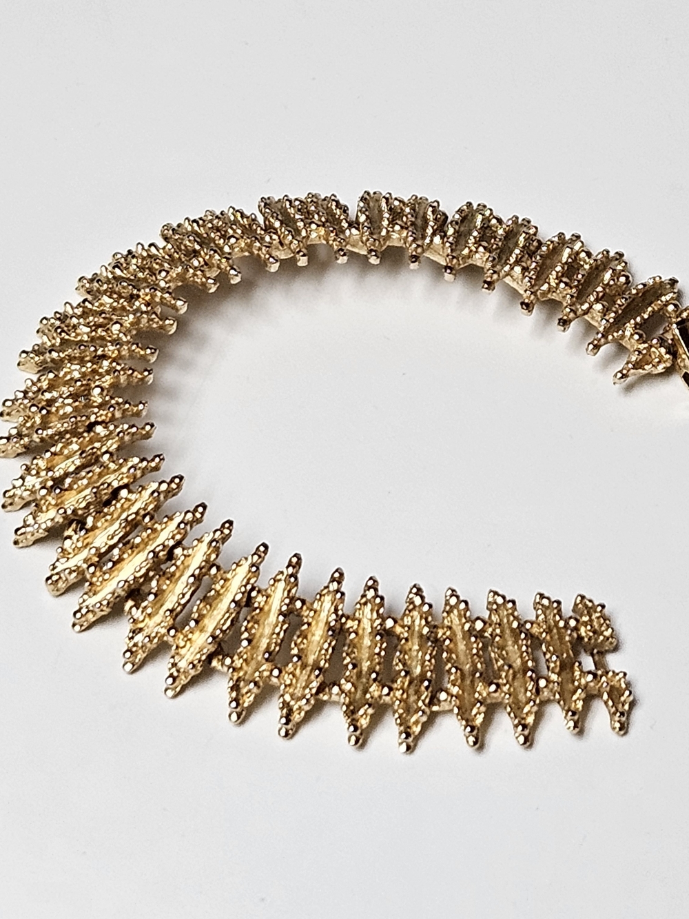 Avon Gold-Tone Zigzag 80s Statement Tennis Bracelet - Picture 3 of 8
